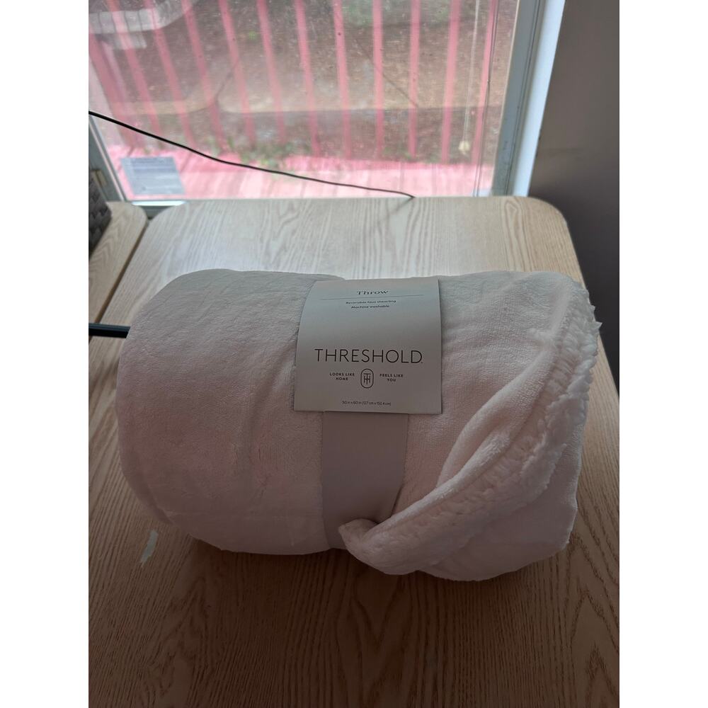 New Threshold 50" x 60” White Fleece Throw Blanket Reversible Faux Shearling